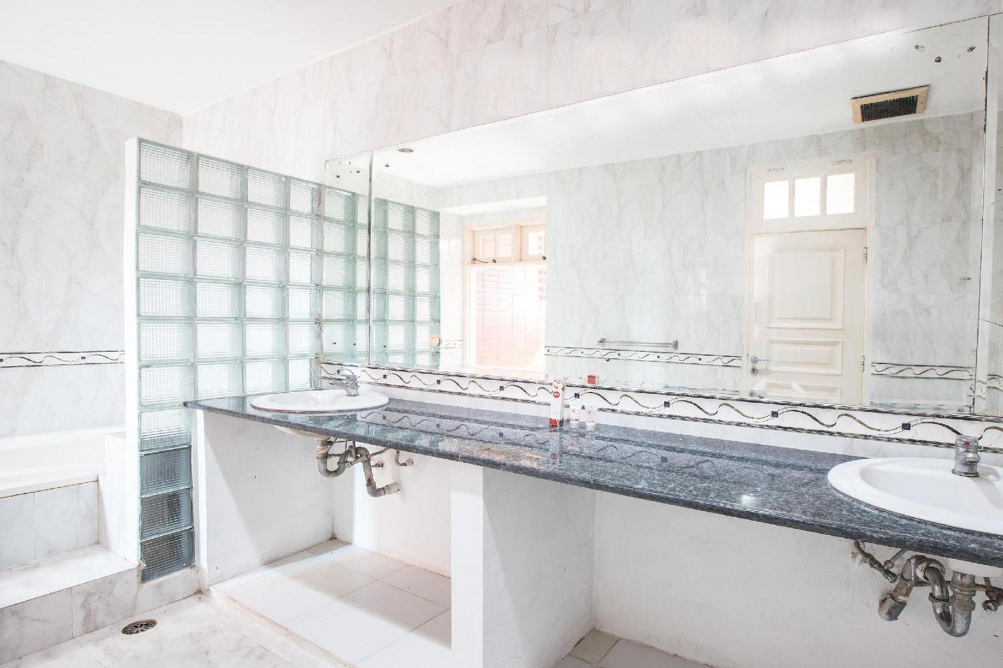 ג'קרטה Capital O 332 Residence G17 Kemang מראה חיצוני תמונה